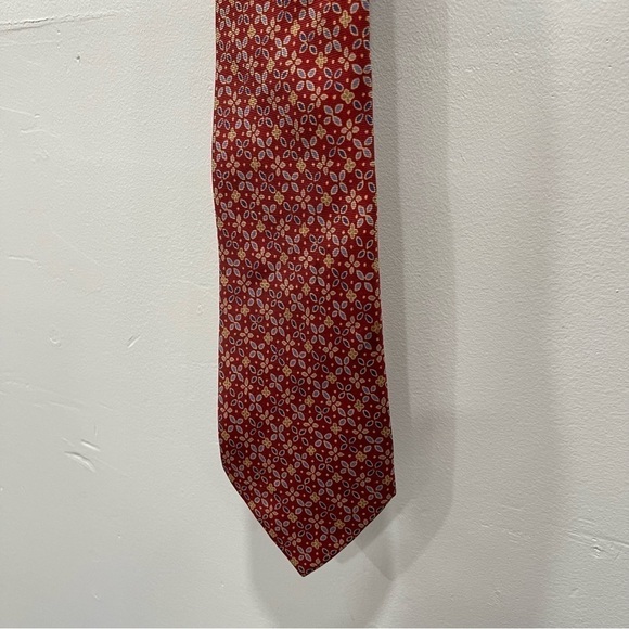 Saks Fifth Avenue Red Floral Printed Silk Tie Made In Italy - Picture 4 of 10